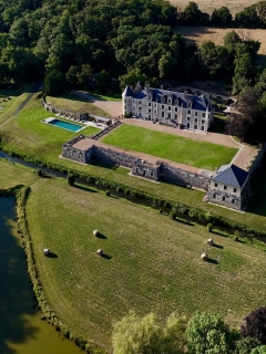 Découvrir les sublimes châteaux de la Loire, tout en séjournant dans l’un d’eux, dans un cadre magnifique, un havre de paix pour vous ressourcer.
Le calme et la tranquillité à une petite heure de Paris en TGV le @chateau_des_arpentis_amboise 
Réservation sur www.chateaudesarpentis.com 
#chateaudesarpentis #chateau #castle #hotel #chateauhotel #castlehotel #chateauxdelaloire #besthotel #loirevalleycastles #tourainevaldeloire #touraineloirevalley #amboise #travelgram #loirevalley #loirevalleytourism #french #france #travel #voyage #beautifulhotels